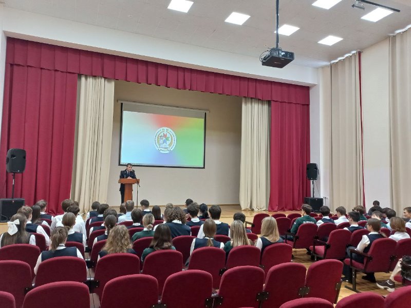 Будущее в погонах: 11-классники Республиканского лицея познакомились с возможностями обучения в вузах МВД.