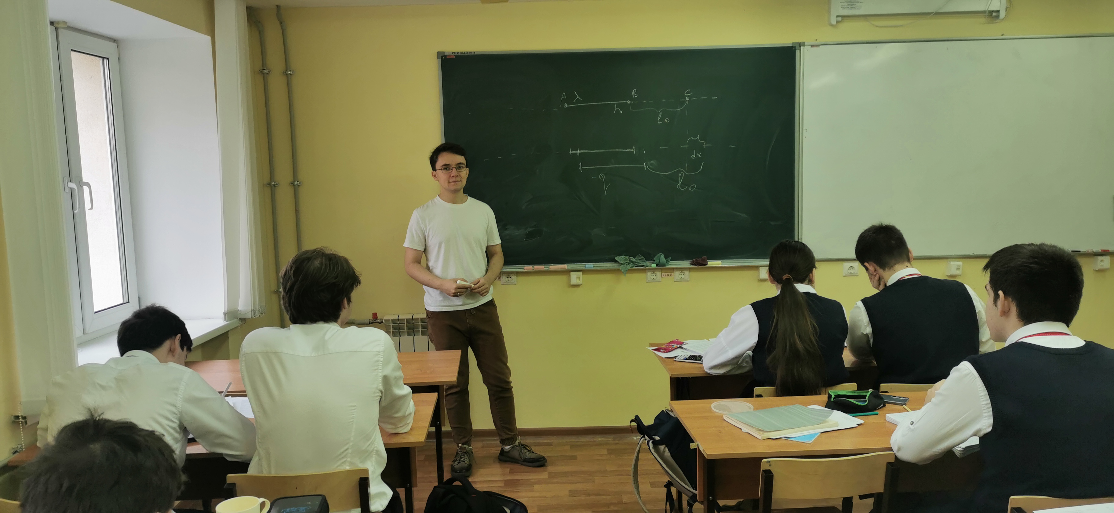 Выпускники не забывают родной сердцу лицей!.