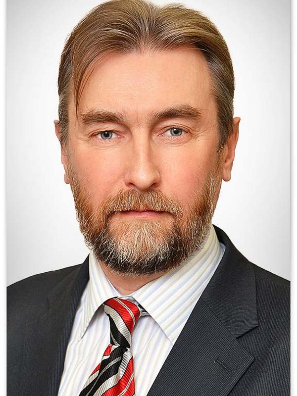 Комаров Олег Владимирович.
